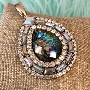Mesmerized pendant